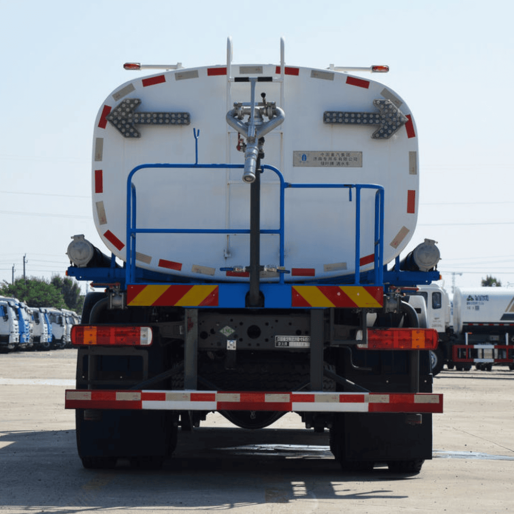 HOWO TX 6X4 Water Tank Truck - Special truck - China Used Heavy Truck Exporter | Yinsutong Automobile